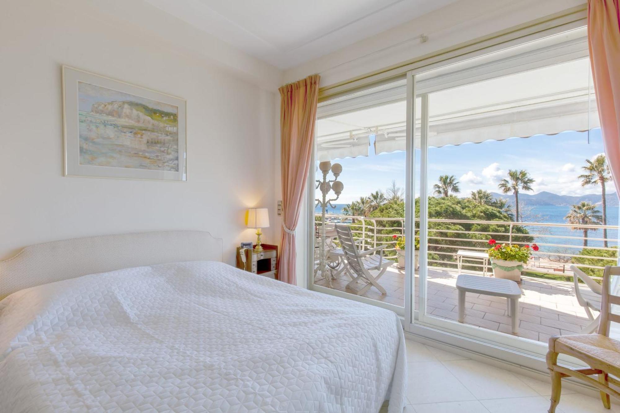 Apartment Sea View 95m With Large Terrace Croisette
